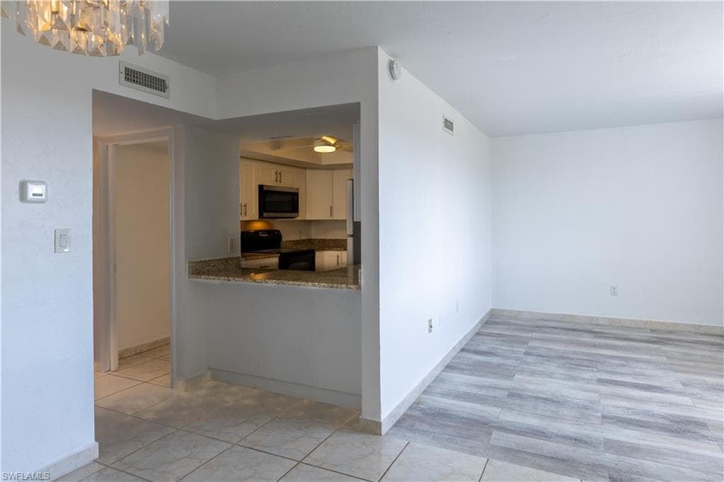4906 Victoria DR # 313, CAPE CORAL FL 33904-7
