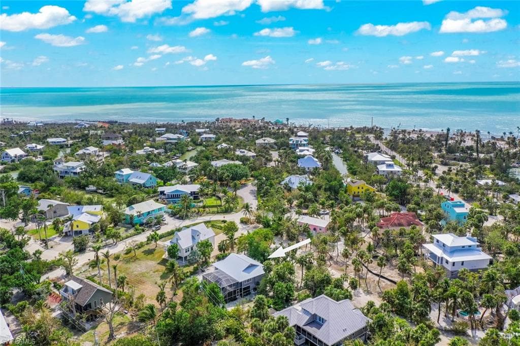 2596 Roosevelt PL, SANIBEL FL 33957-40