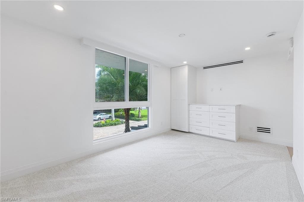 2388 Gulf Shore BLVD N # 204, NAPLES FL 34103-26