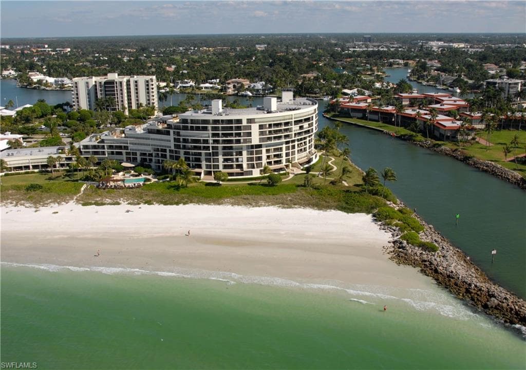 2388 Gulf Shore BLVD N # 204, NAPLES FL 34103-1