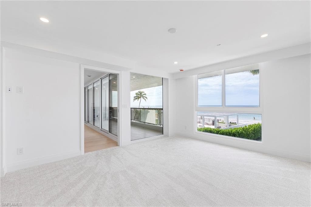 2388 Gulf Shore BLVD N # 204, NAPLES FL 34103-15