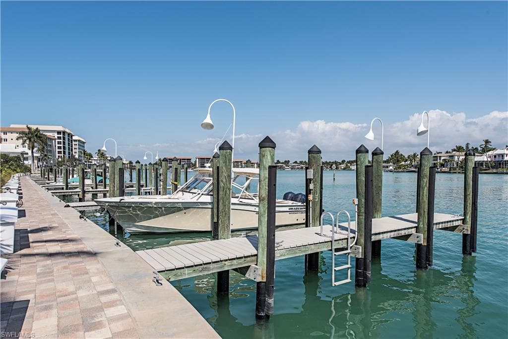 2388 Gulf Shore BLVD N # 204, NAPLES FL 34103-33