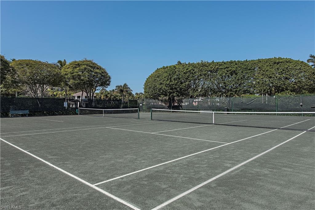 2388 Gulf Shore BLVD N # 204, NAPLES FL 34103-37
