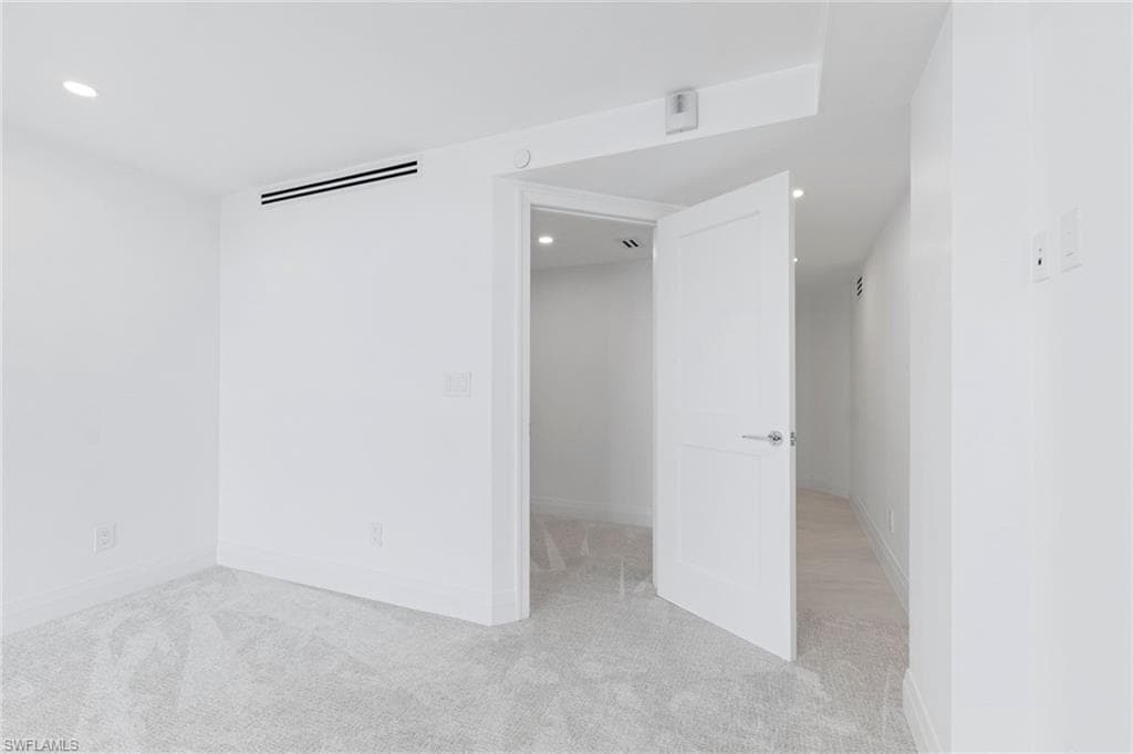 2388 Gulf Shore BLVD N # 204, NAPLES FL 34103-18