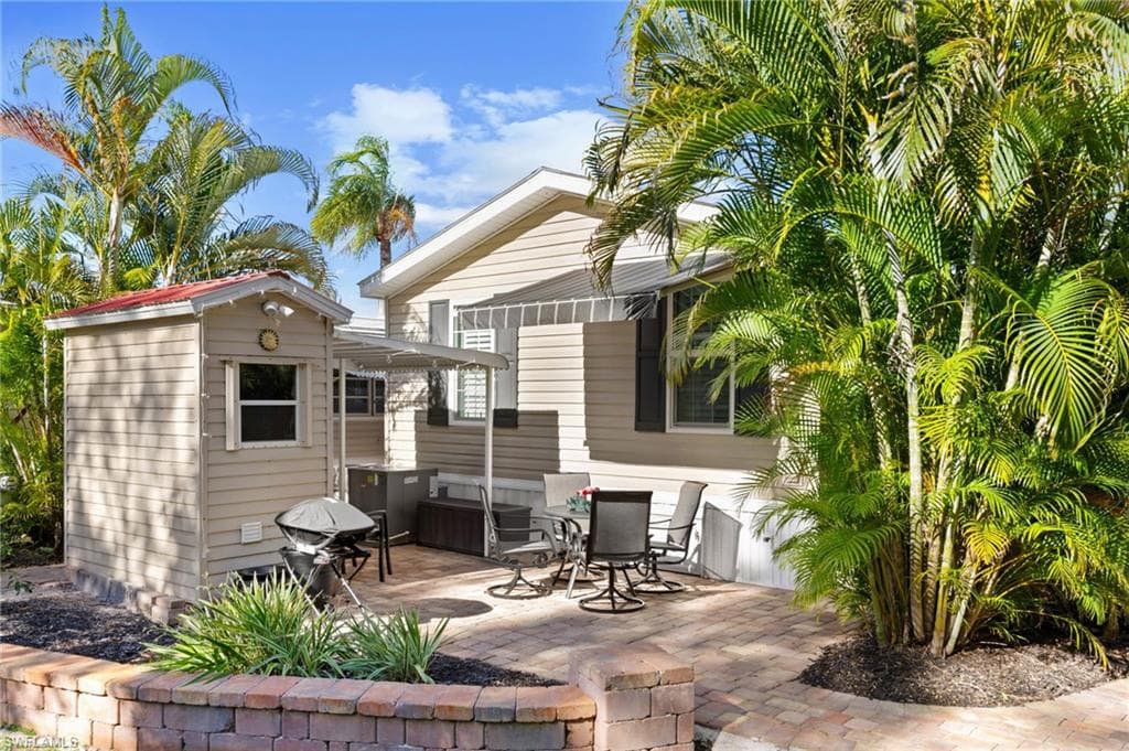 8528 Pepperwood DR, ESTERO FL 33928-22