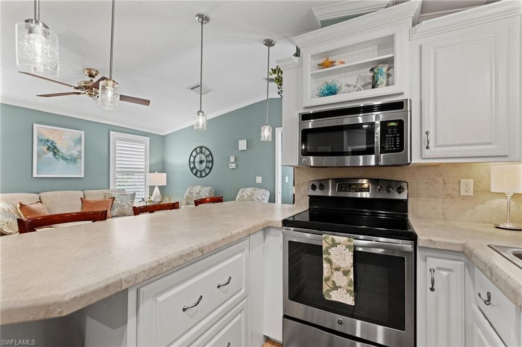 8528 Pepperwood DR, ESTERO FL 33928-8