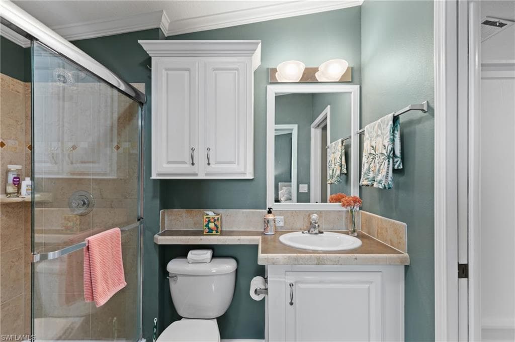 8528 Pepperwood DR, ESTERO FL 33928-18