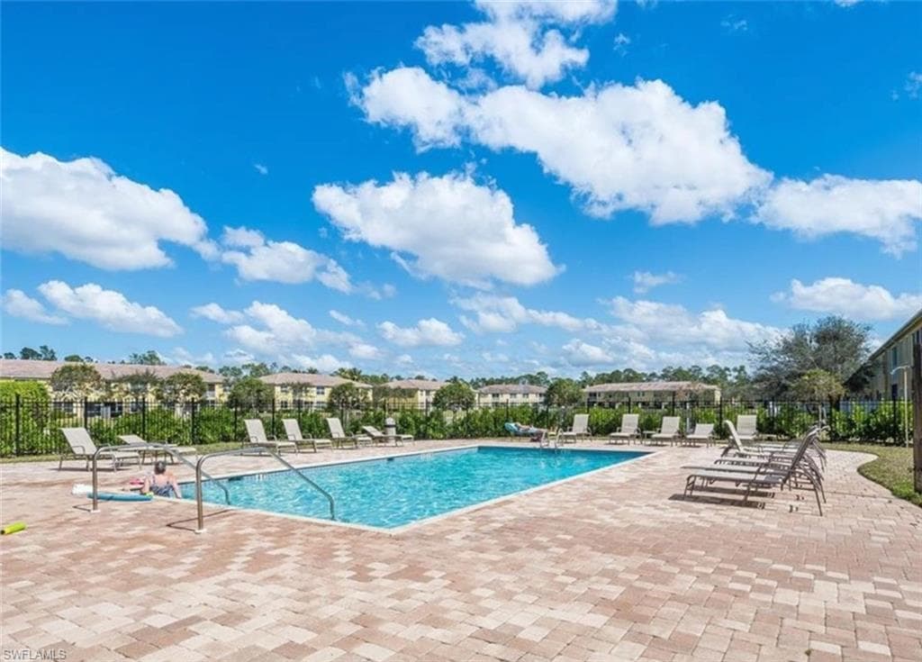 1400 Mariposa CIR # 103, NAPLES FL 34105-19