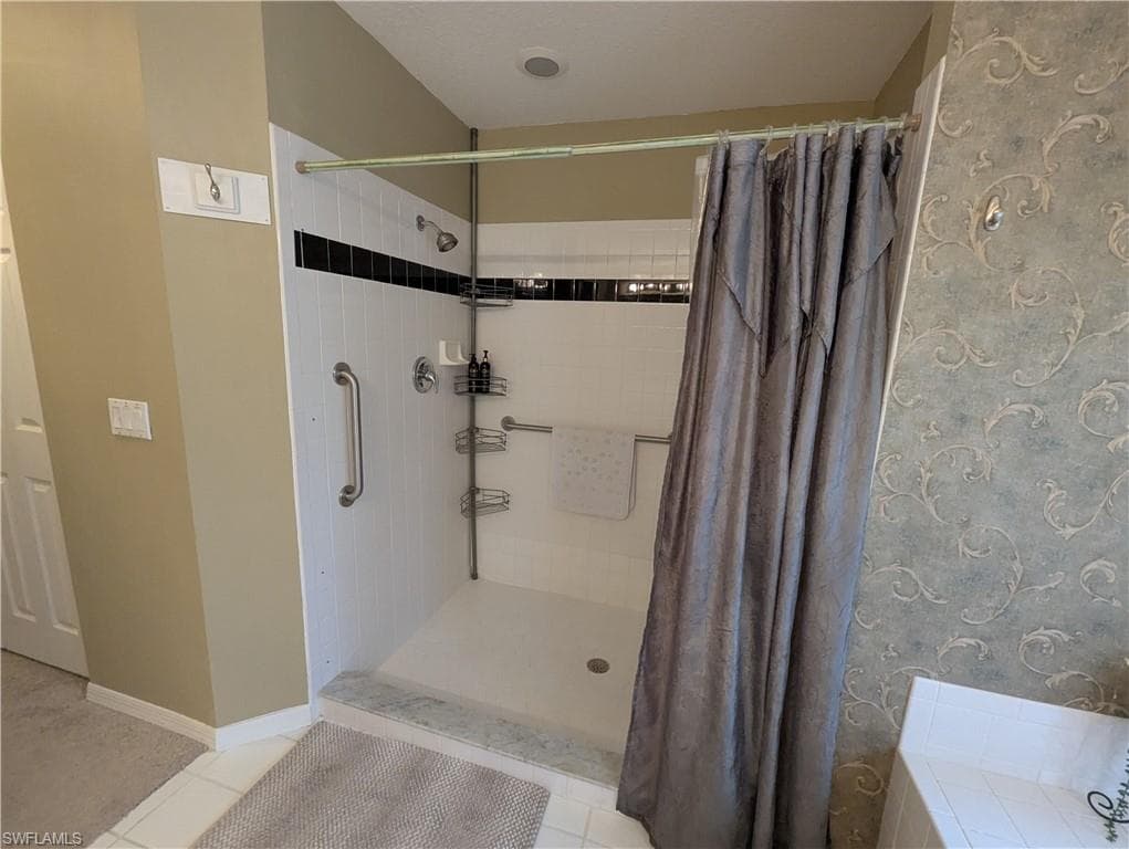 9248 Cypress DR N, FORT MYERS FL 33967-7