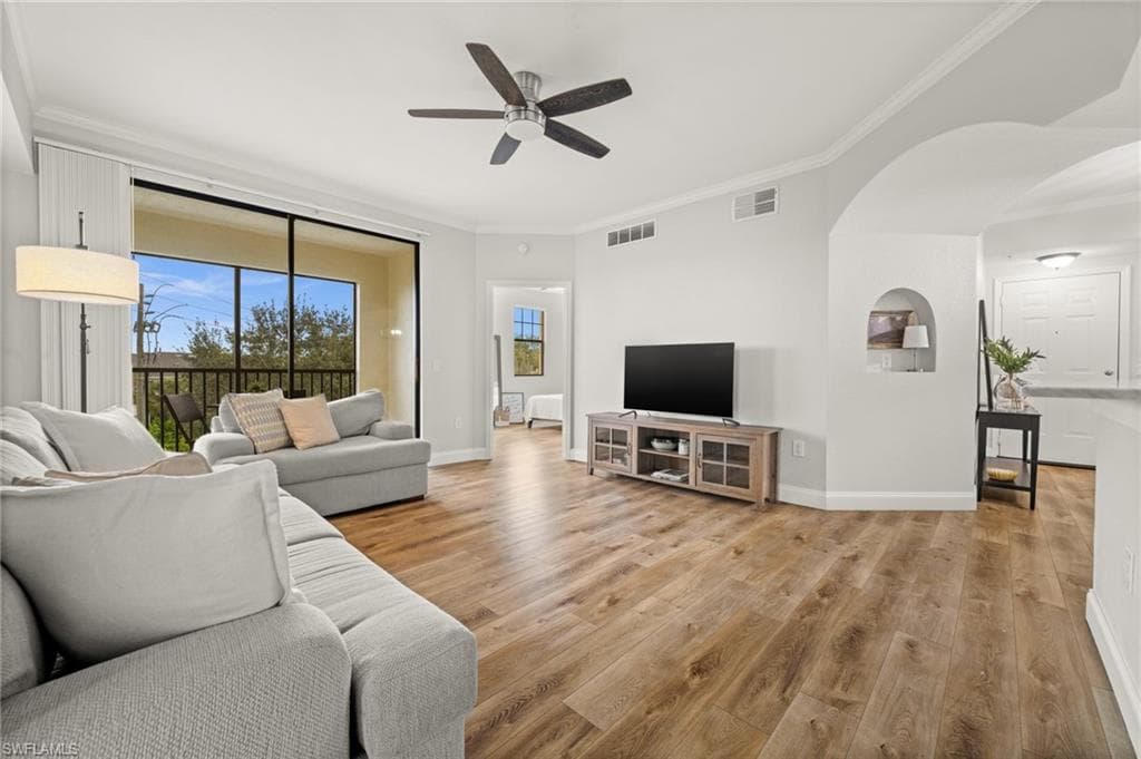 12930 Positano CIR # 307, NAPLES FL 34105-5