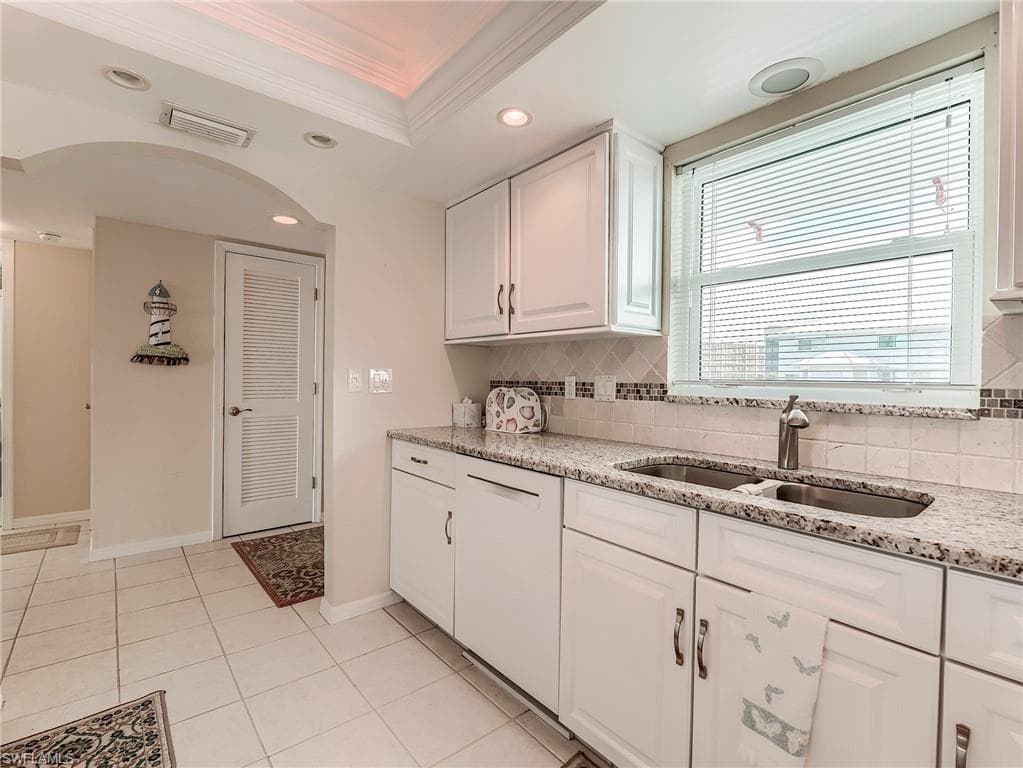 4571 Bay Beach LN # 373, FORT MYERS BEACH FL 33931-12