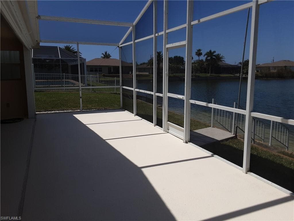 850 SE 1st TER, CAPE CORAL FL 33990-2