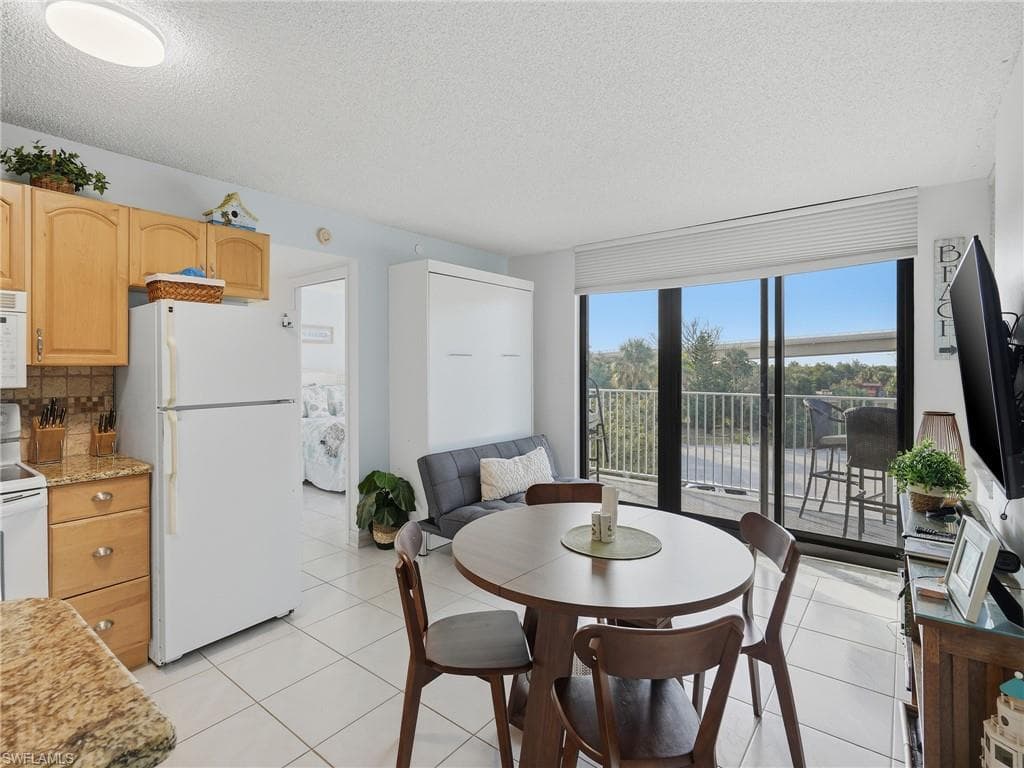 8701 Estero BLVD # 201, BONITA SPRINGS FL 33931-8