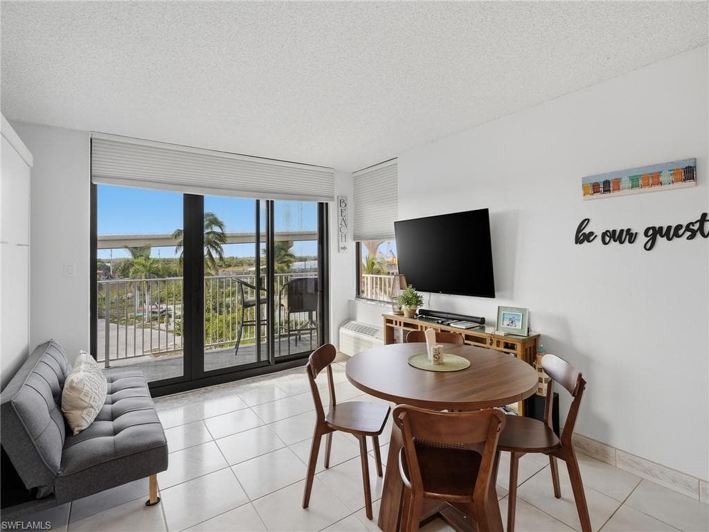 8701 Estero BLVD # 201, BONITA SPRINGS FL 33931-7