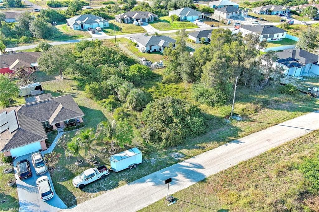 394 Palencia AVE, LEHIGH ACRES FL 33974-8