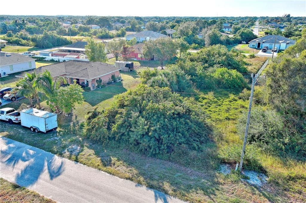 394 Palencia AVE, LEHIGH ACRES FL 33974-3