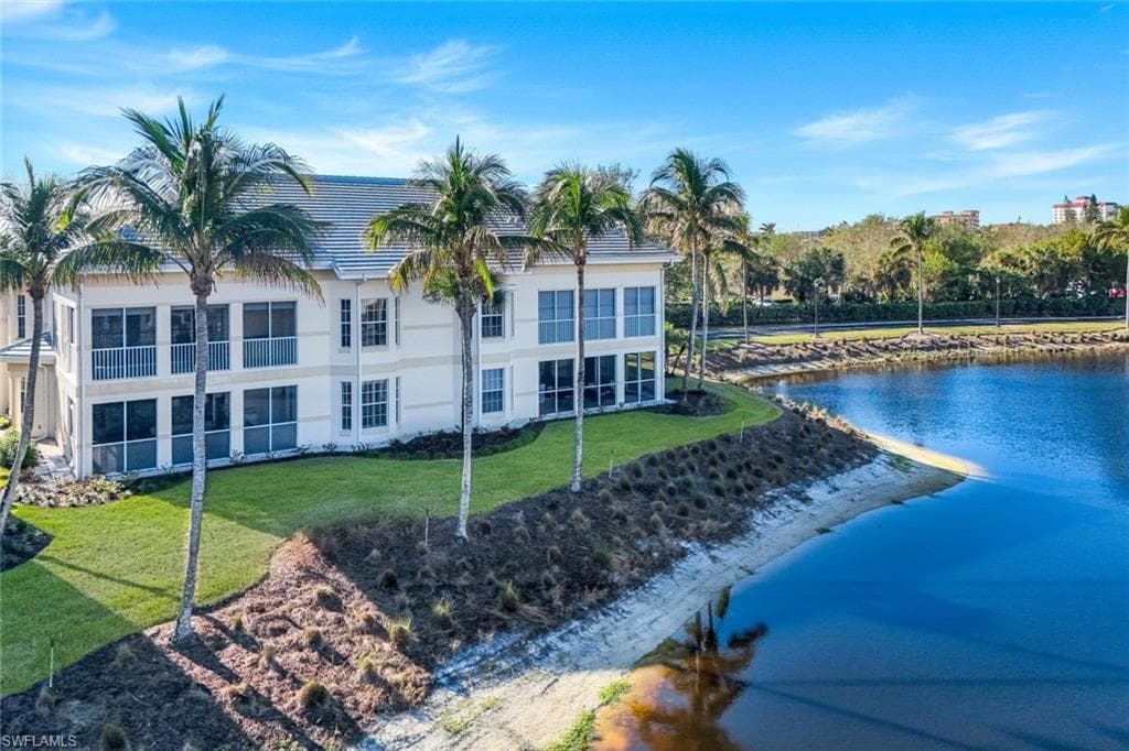 415 Sea Grove LN # 102, NAPLES FL 34110-1