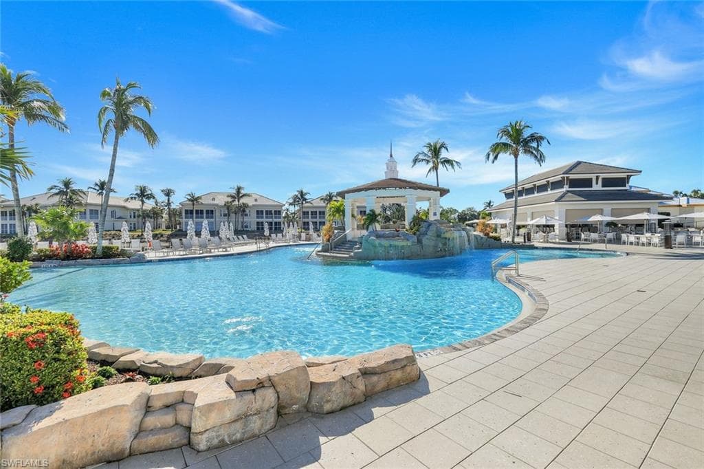 415 Sea Grove LN # 102, NAPLES FL 34110-27