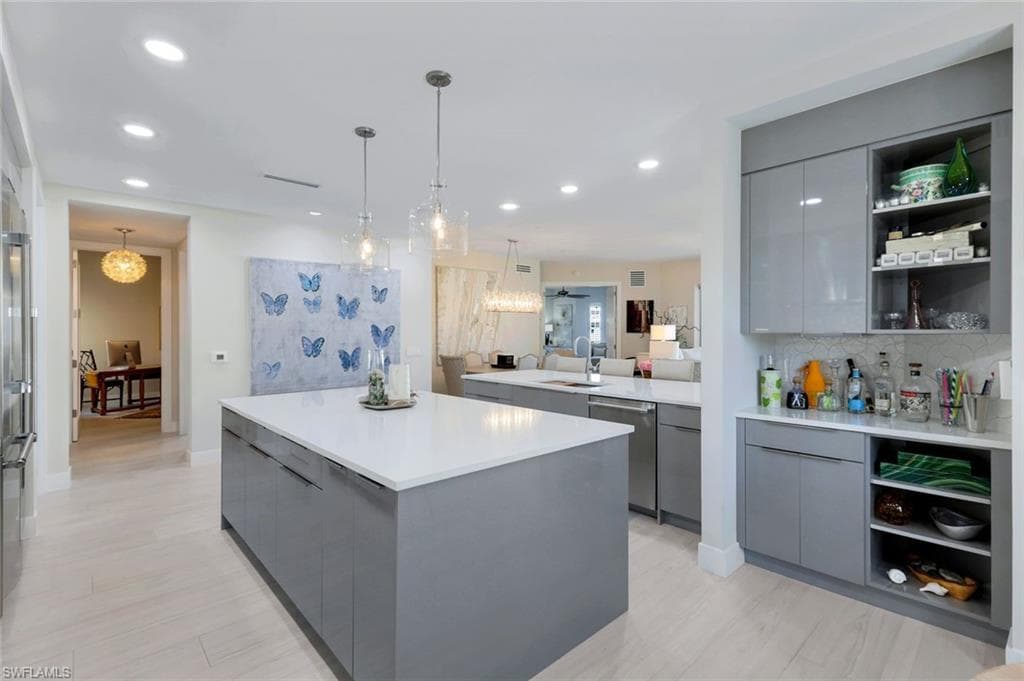 415 Sea Grove LN # 102, NAPLES FL 34110-9