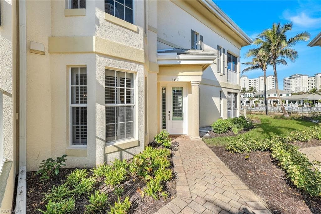 415 Sea Grove LN # 102, NAPLES FL 34110-3