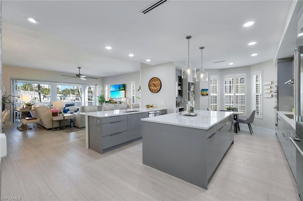 415 Sea Grove LN # 102, NAPLES FL 34110-7