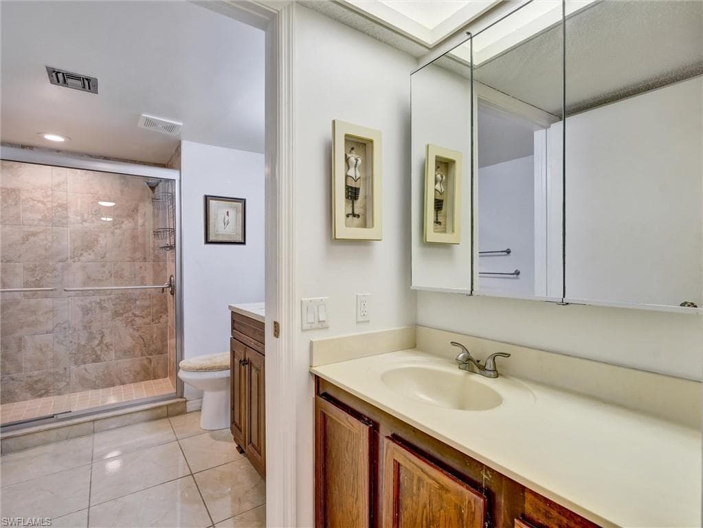 114 Cypress WAY E # D4, NAPLES FL 34110-22