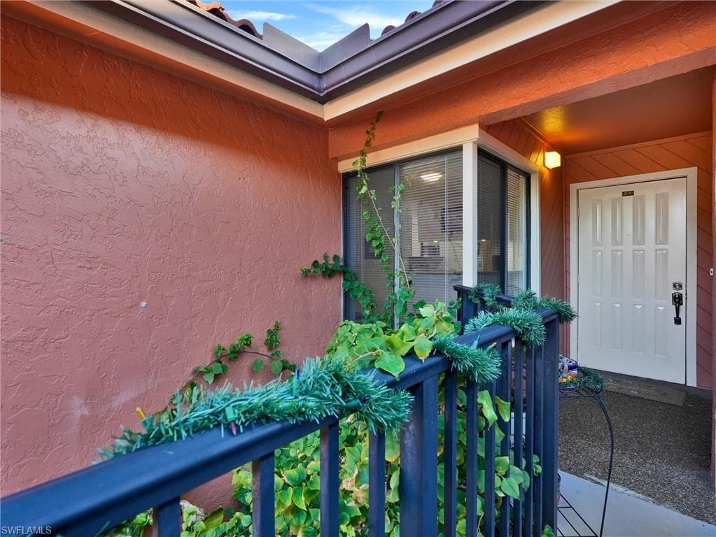 114 Cypress WAY E # D4, NAPLES FL 34110-1