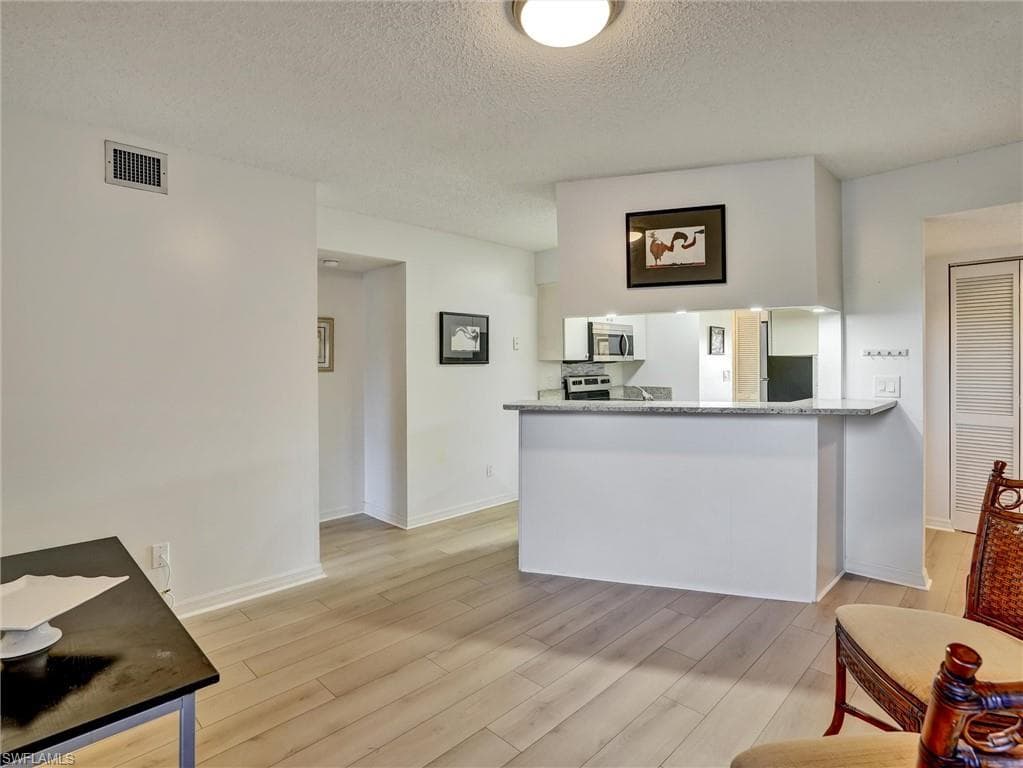 114 Cypress WAY E # D4, NAPLES FL 34110-10