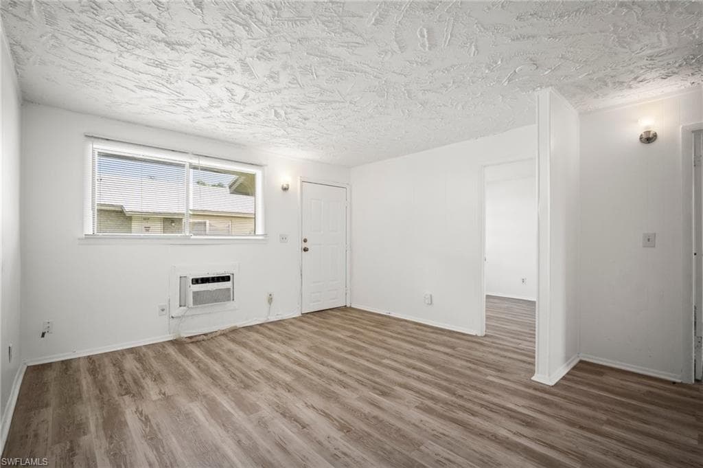 3215 Jeffcott ST, FORT MYERS FL 33916-12