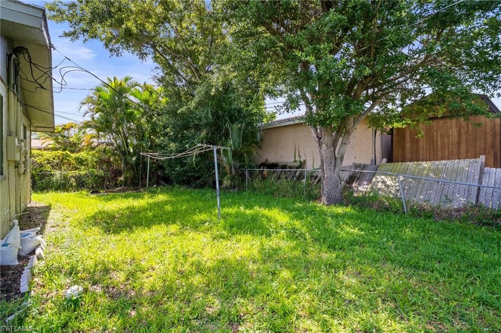 3215 Jeffcott ST, FORT MYERS FL 33916-31