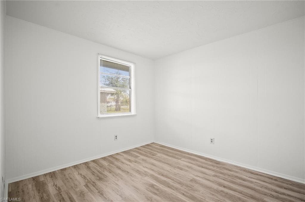 3215 Jeffcott ST, FORT MYERS FL 33916-19