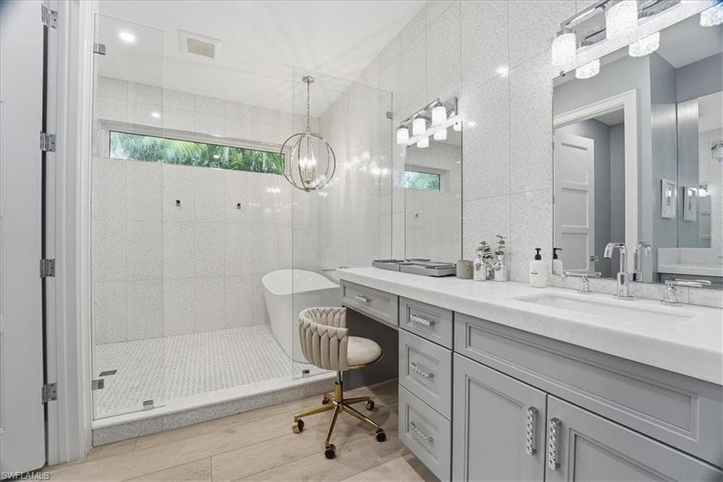 5130 Alpha CT, NAPLES FL 34105-26