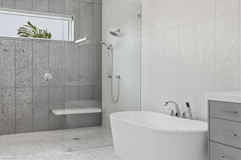 5130 Alpha CT, NAPLES FL 34105-41