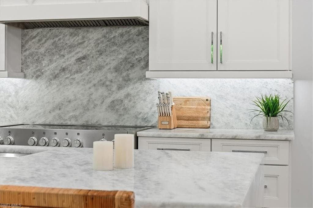 5130 Alpha CT, NAPLES FL 34105-6