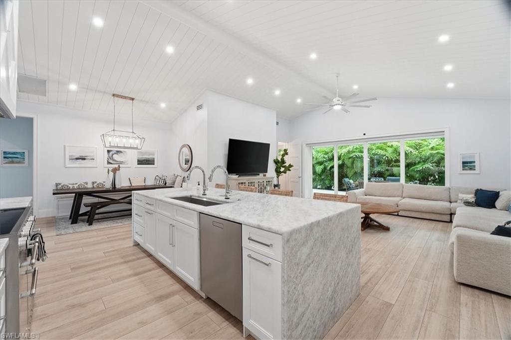 5130 Alpha CT, NAPLES FL 34105-9