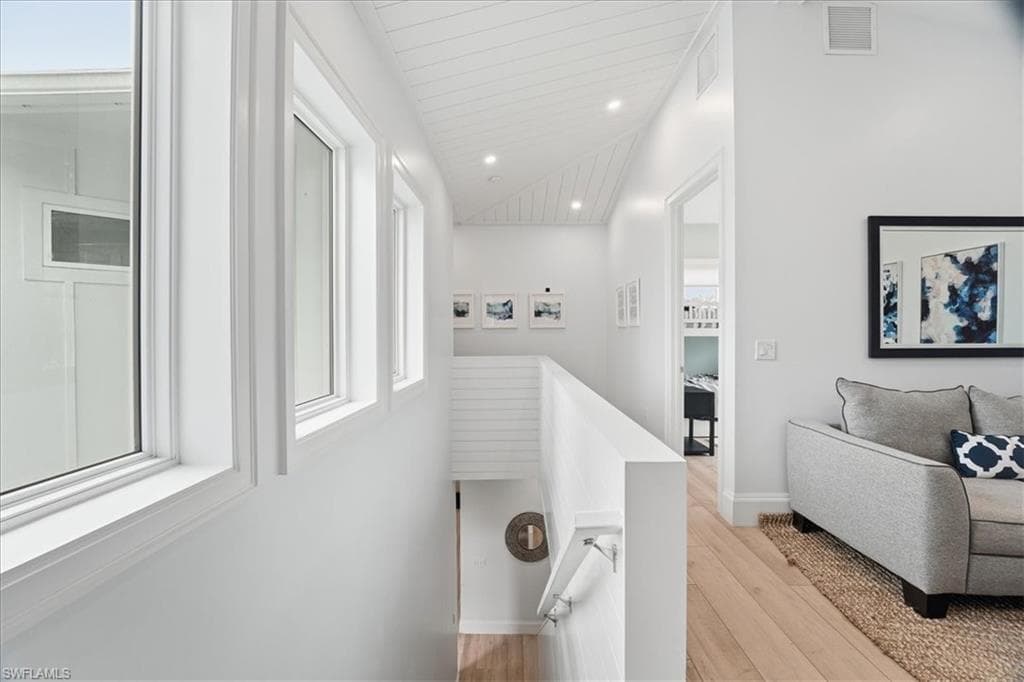 5130 Alpha CT, NAPLES FL 34105-32