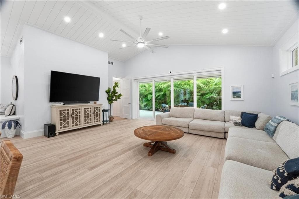 5130 Alpha CT, NAPLES FL 34105-13