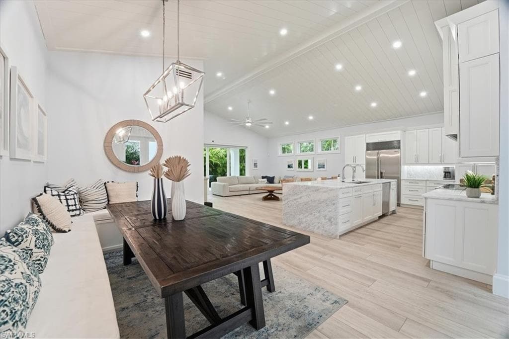 5130 Alpha CT, NAPLES FL 34105-3