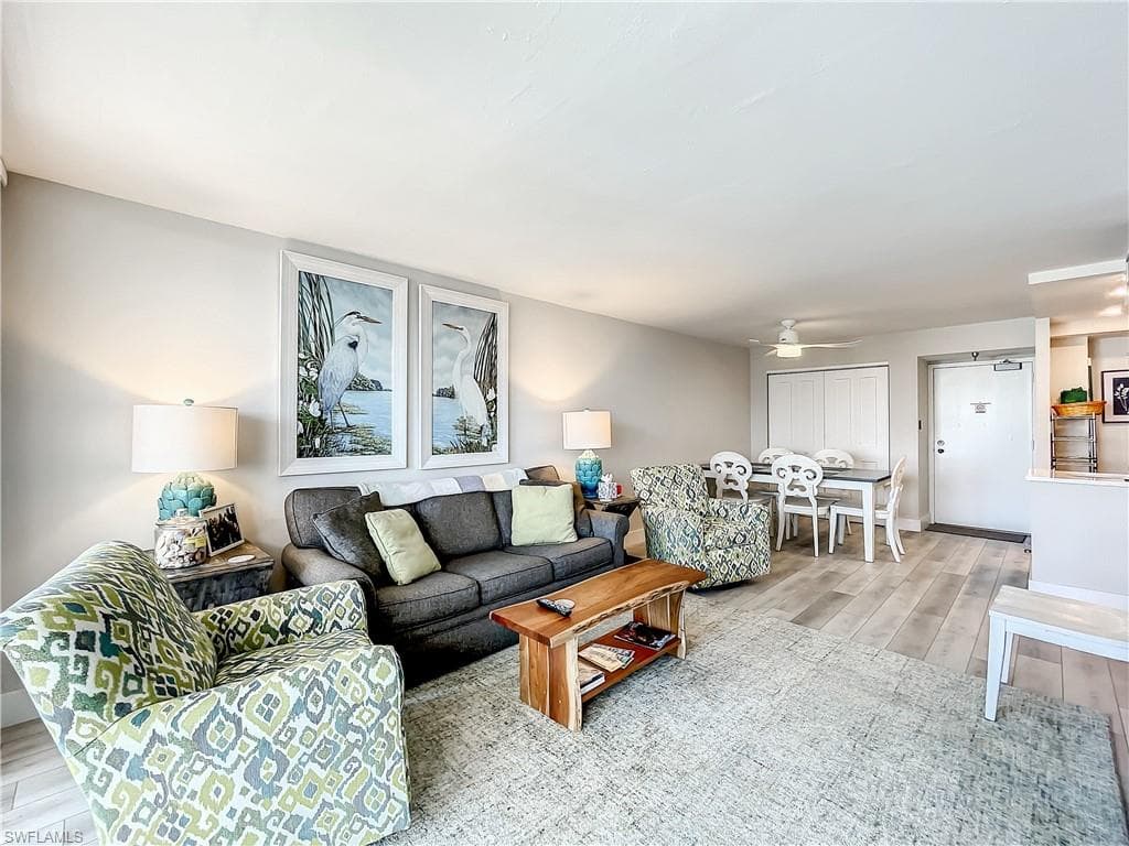 380 Seaview CT # 11709, MARCO ISLAND FL 34145-12