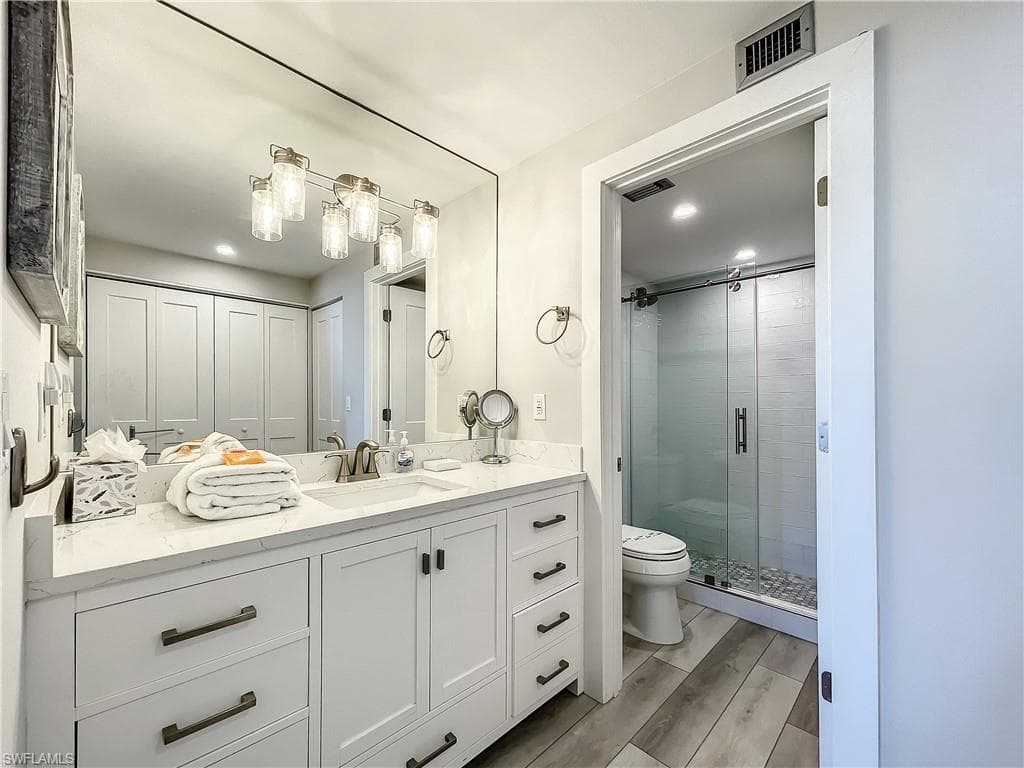 380 Seaview CT # 11709, MARCO ISLAND FL 34145-21