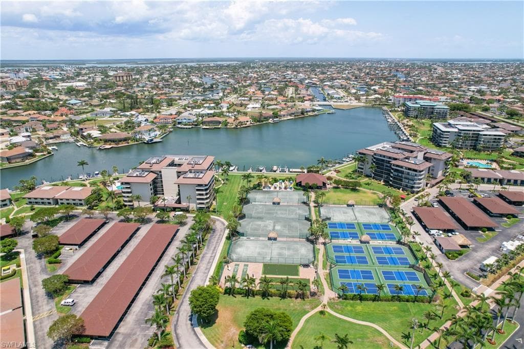 380 Seaview CT # 11709, MARCO ISLAND FL 34145-35