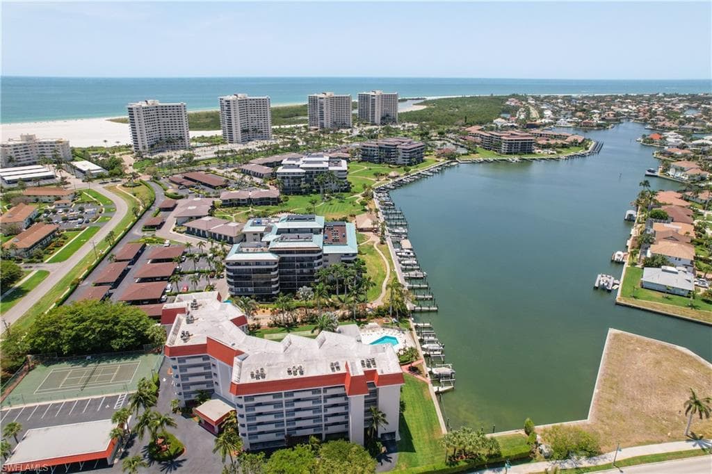 380 Seaview CT # 11709, MARCO ISLAND FL 34145-32