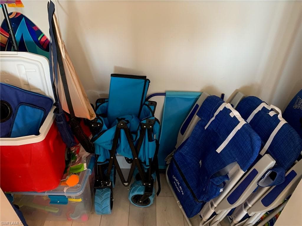 380 Seaview CT # 11709, MARCO ISLAND FL 34145-40