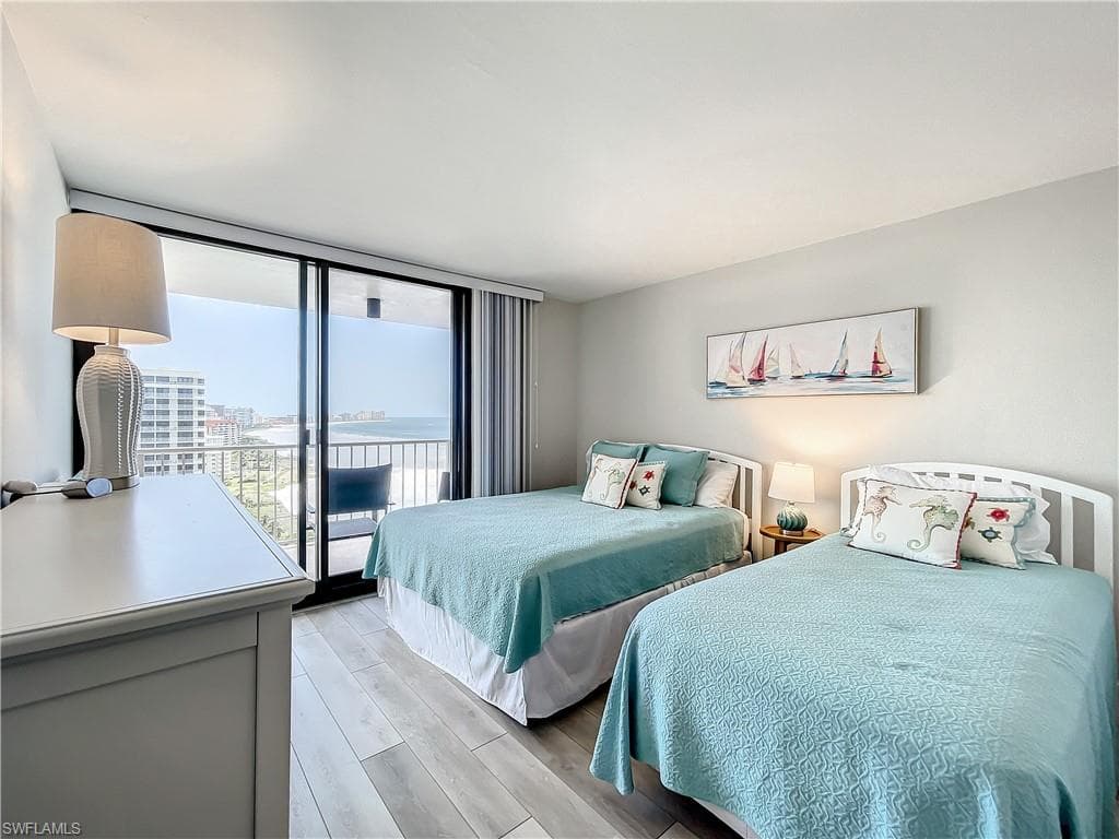 380 Seaview CT # 11709, MARCO ISLAND FL 34145-14