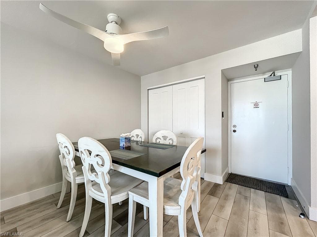 380 Seaview CT # 11709, MARCO ISLAND FL 34145-7