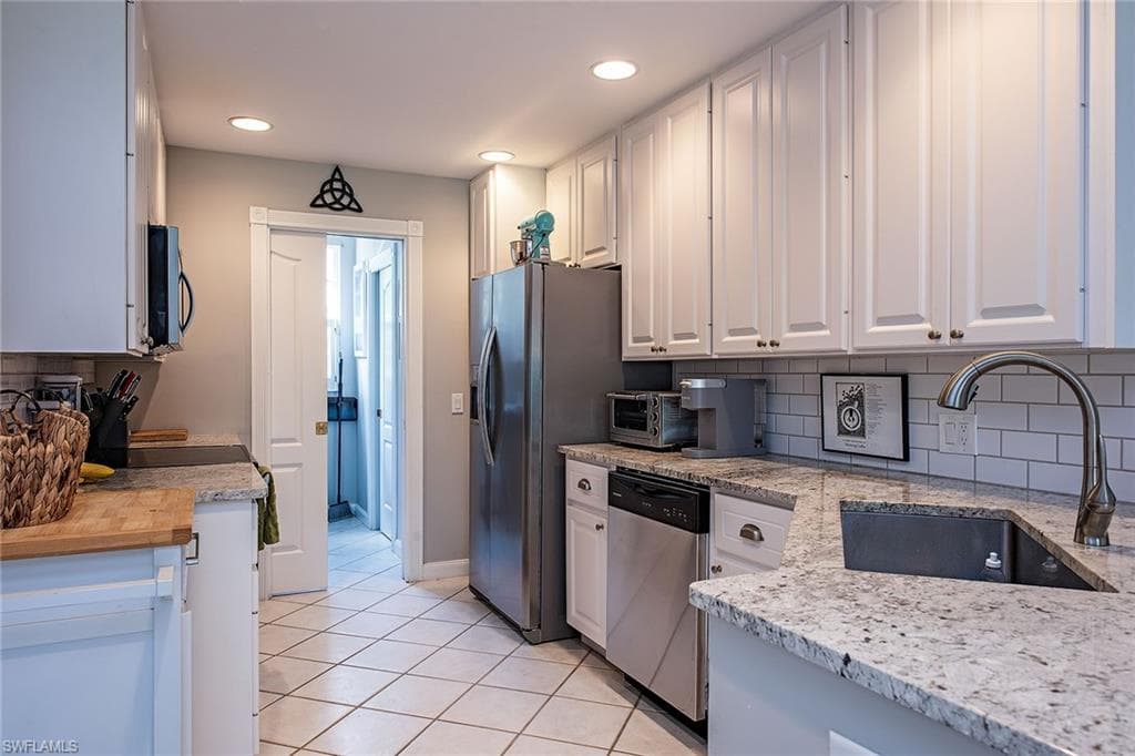 5697 Cove CIR # 42, NAPLES FL 34119-4