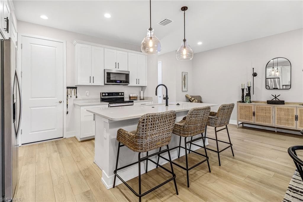 13082 Pembroke DR, NAPLES FL 34105-5