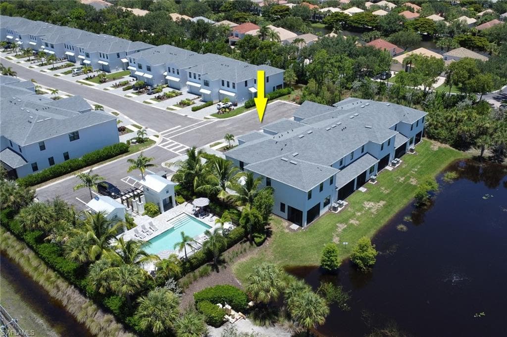 13082 Pembroke DR, NAPLES FL 34105-45