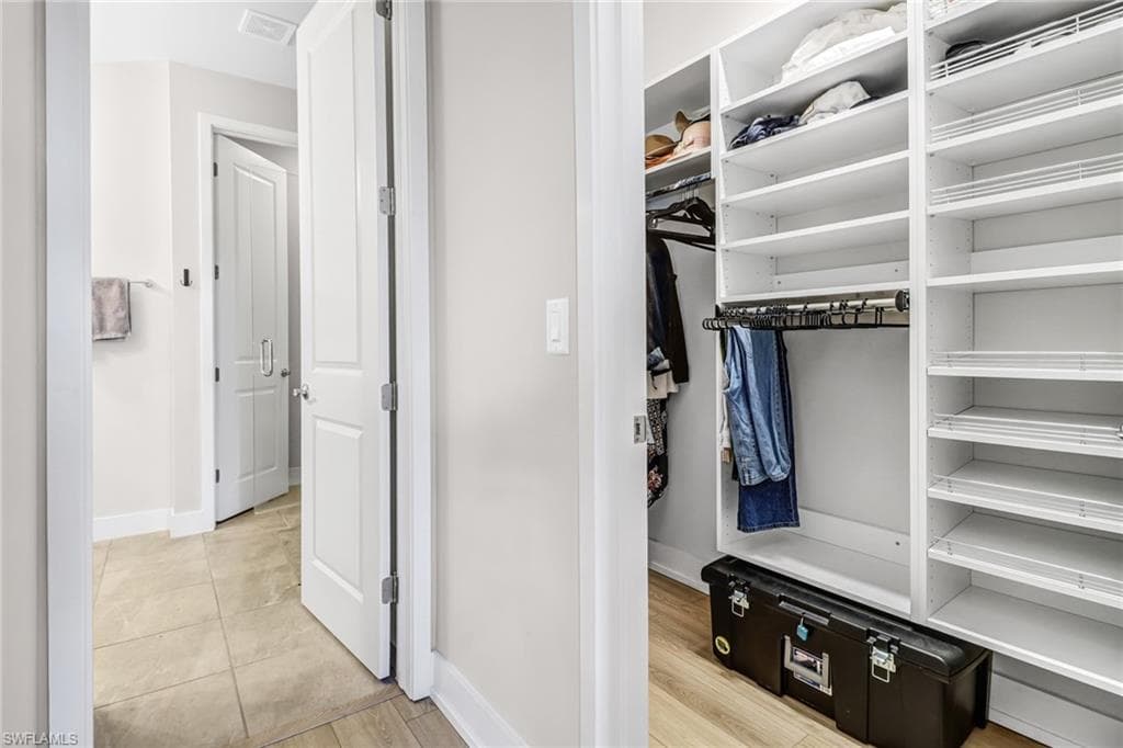 13082 Pembroke DR, NAPLES FL 34105-16