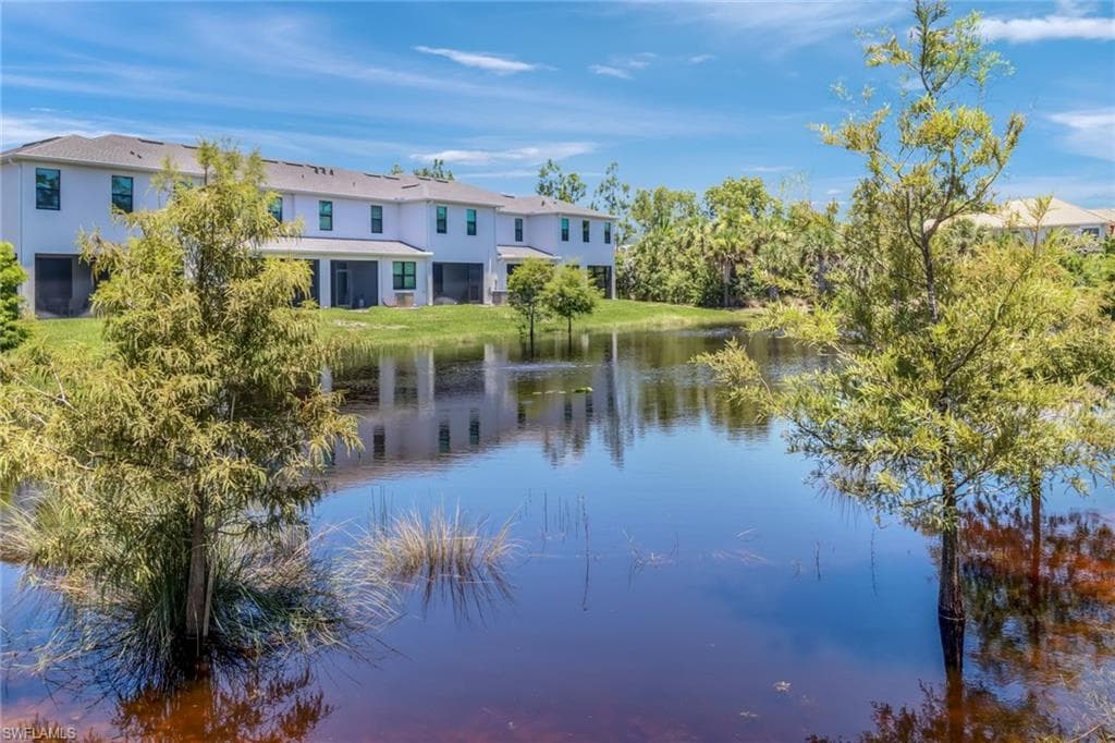 13082 Pembroke DR, NAPLES FL 34105-31